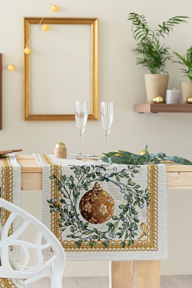 Jacquard table runner with Christmas baubles. 40x135 CANDLE