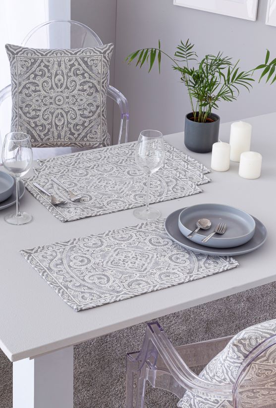 Jacquard placemat set with geometric motifs grey 30x45. MYKONOS C.6