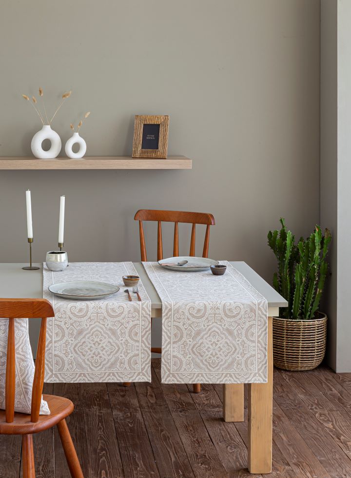 Jacquard table runner with geometric motifs beige. 40x135 MYKONOS C.4