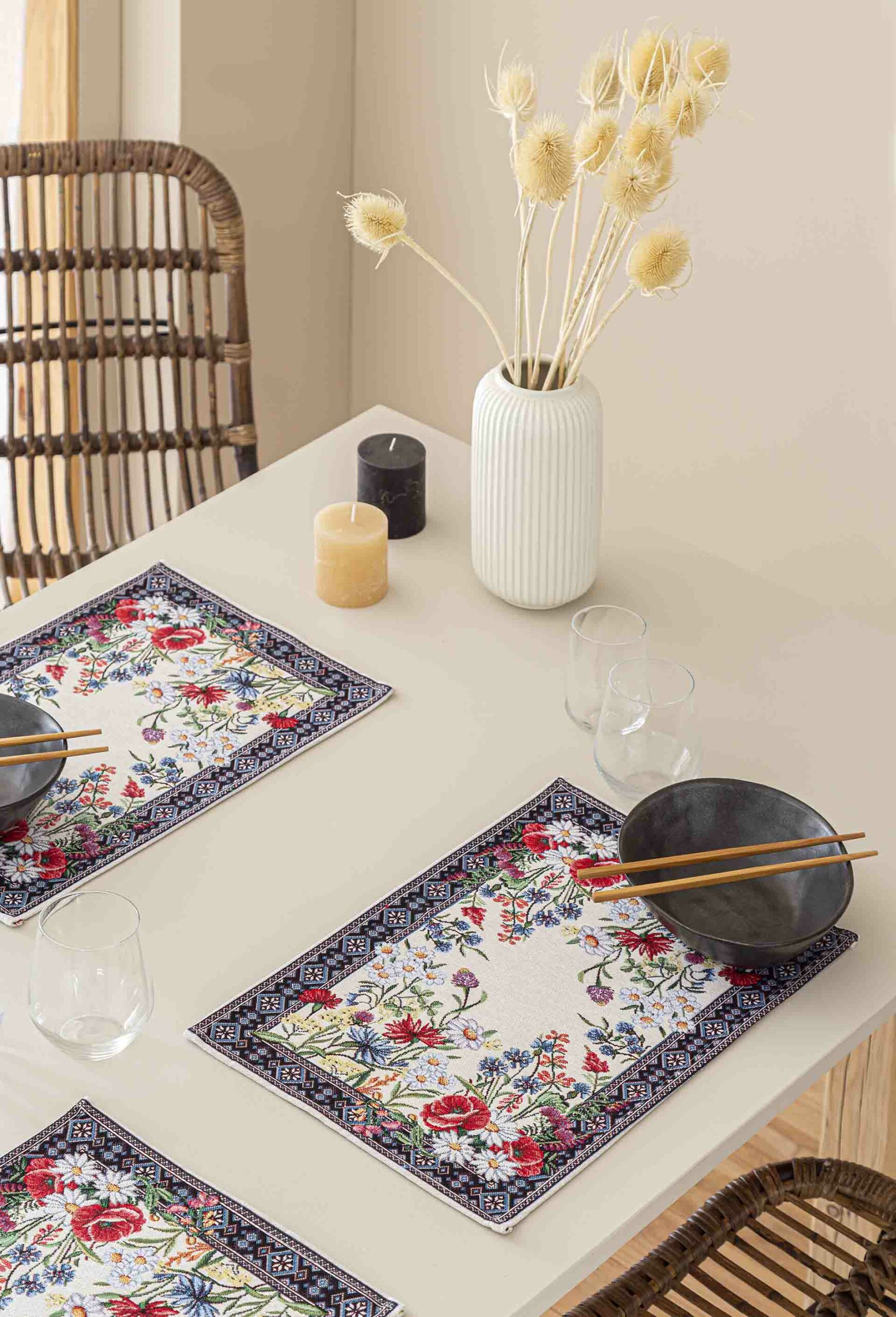 Set individual de mesa de tejido jacquard con flores silvestres. 30x45 Chamomille