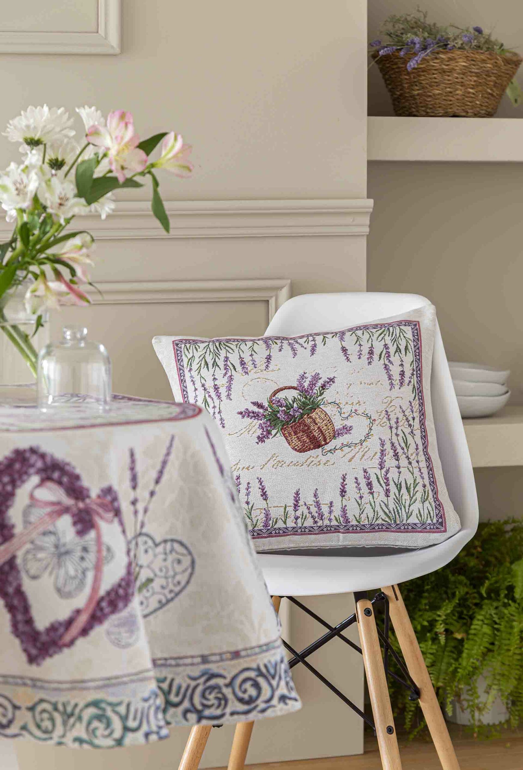 Jacquard cushion with lavender flowers 45x45 LAVANDER