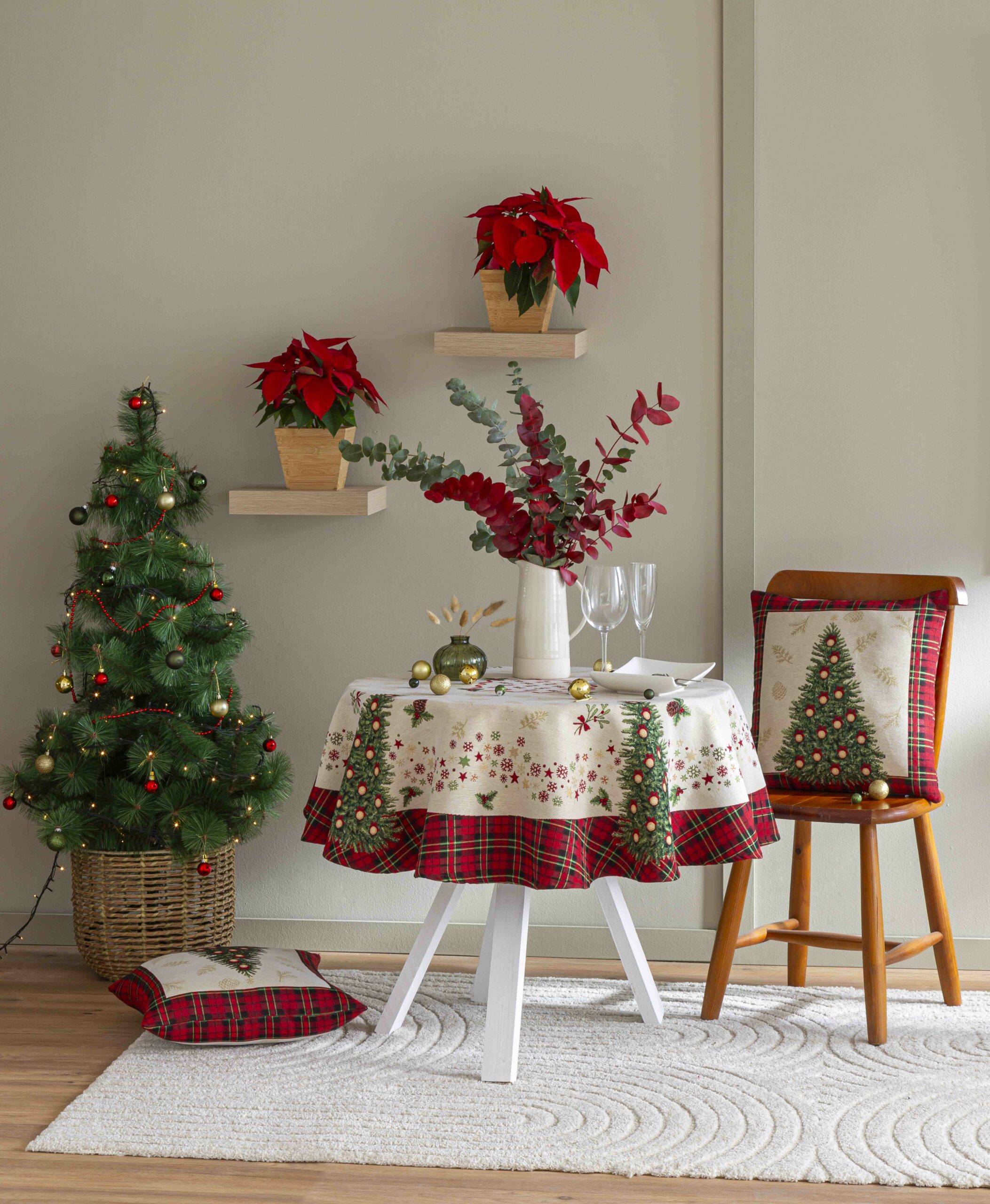 Jacquard tablecloth with Christmas Tree. SAPIN