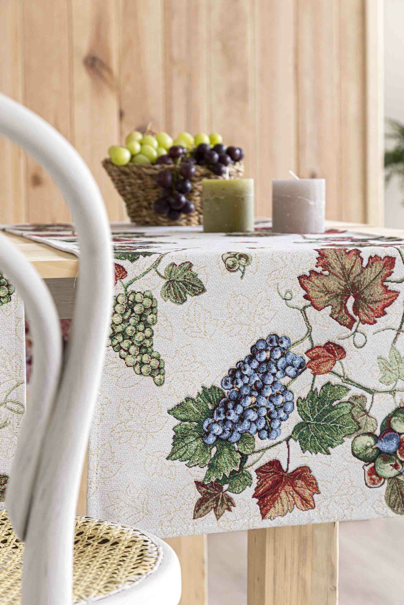 Camino de mesa de tejido jacquard con hojas de parra. 40x135 PARRA
