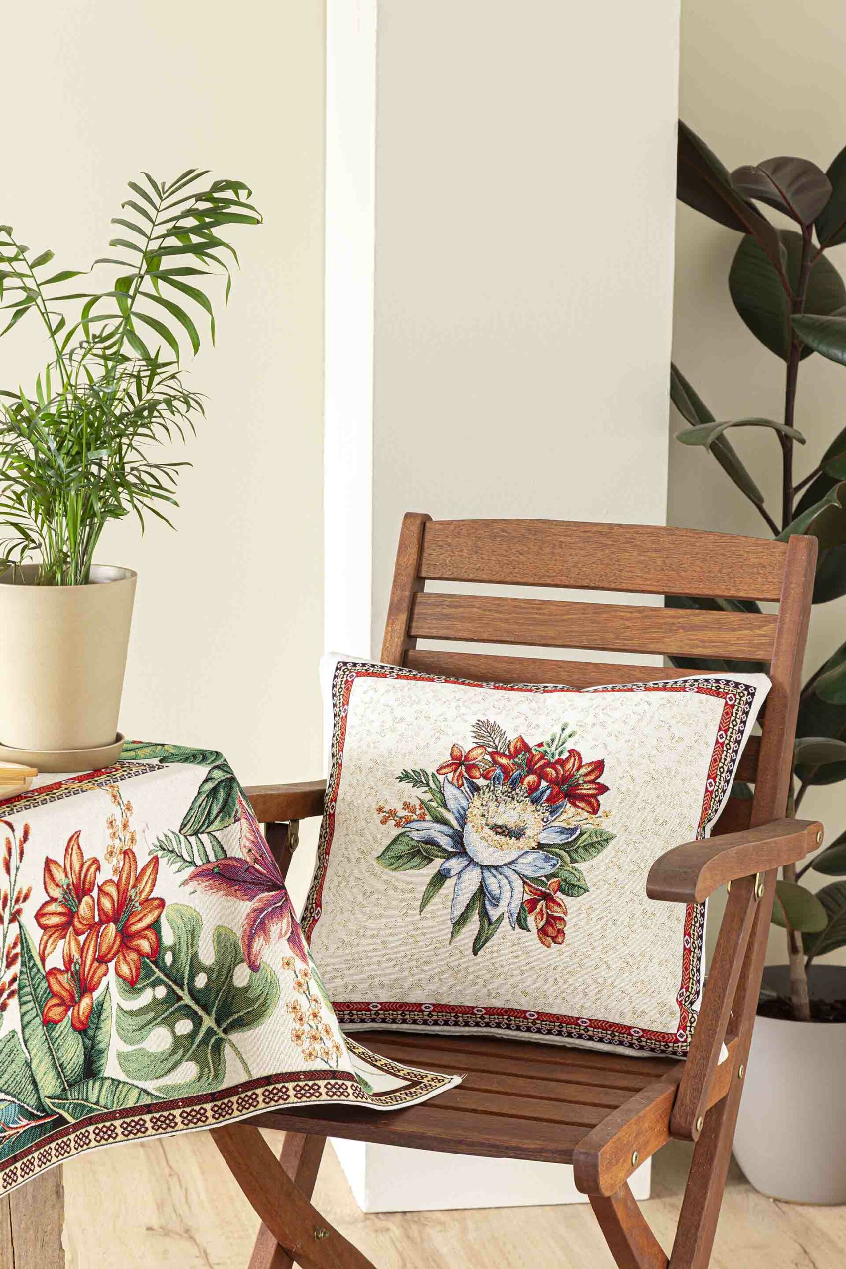 Jacquard cushion with flower 45x45 LOTUS