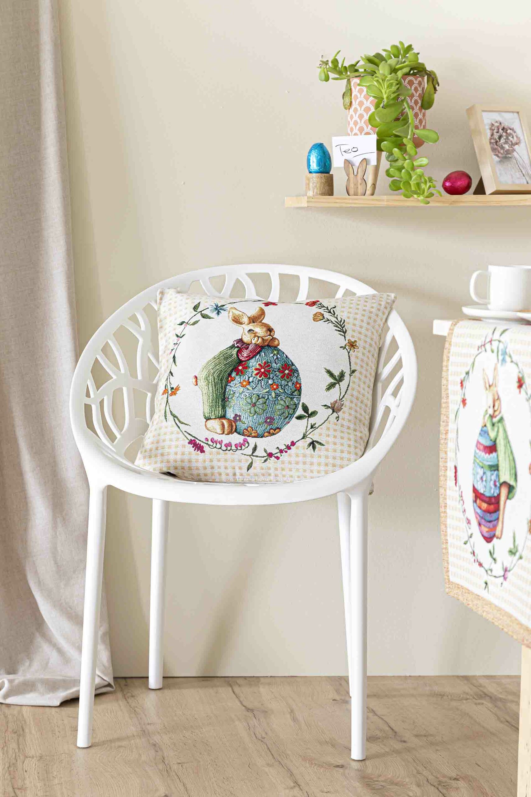 Jacquard cushion with rabbit and Easter egg 45x45. HOP