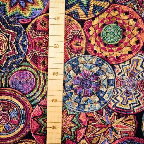 Tejido Jacquard SUMATRA con mandalas de varios colores. Ancho 140